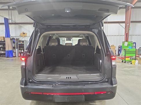 Used 2022 Lincoln Navigator L Reserve image 13