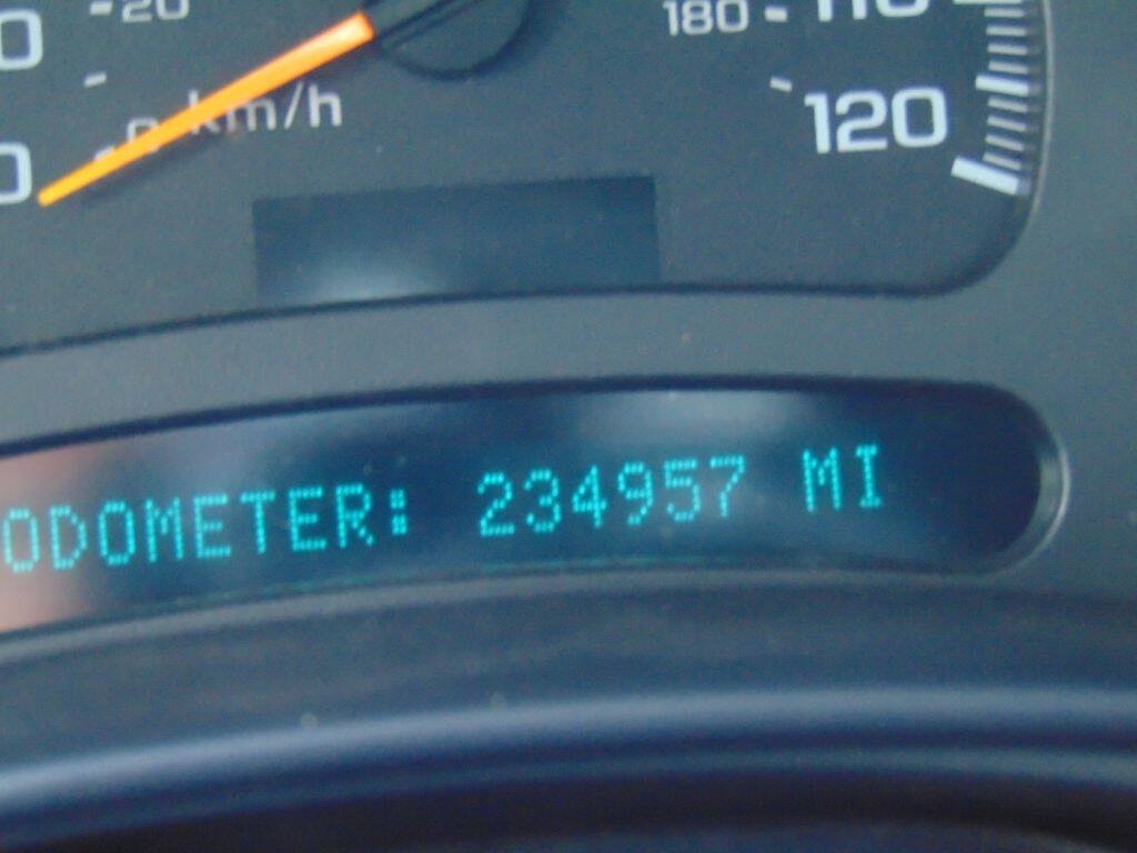 Used 2004 GMC Sierra 2500 SLT w/ Heavy-Duty Power Package AWD/4WD image 24