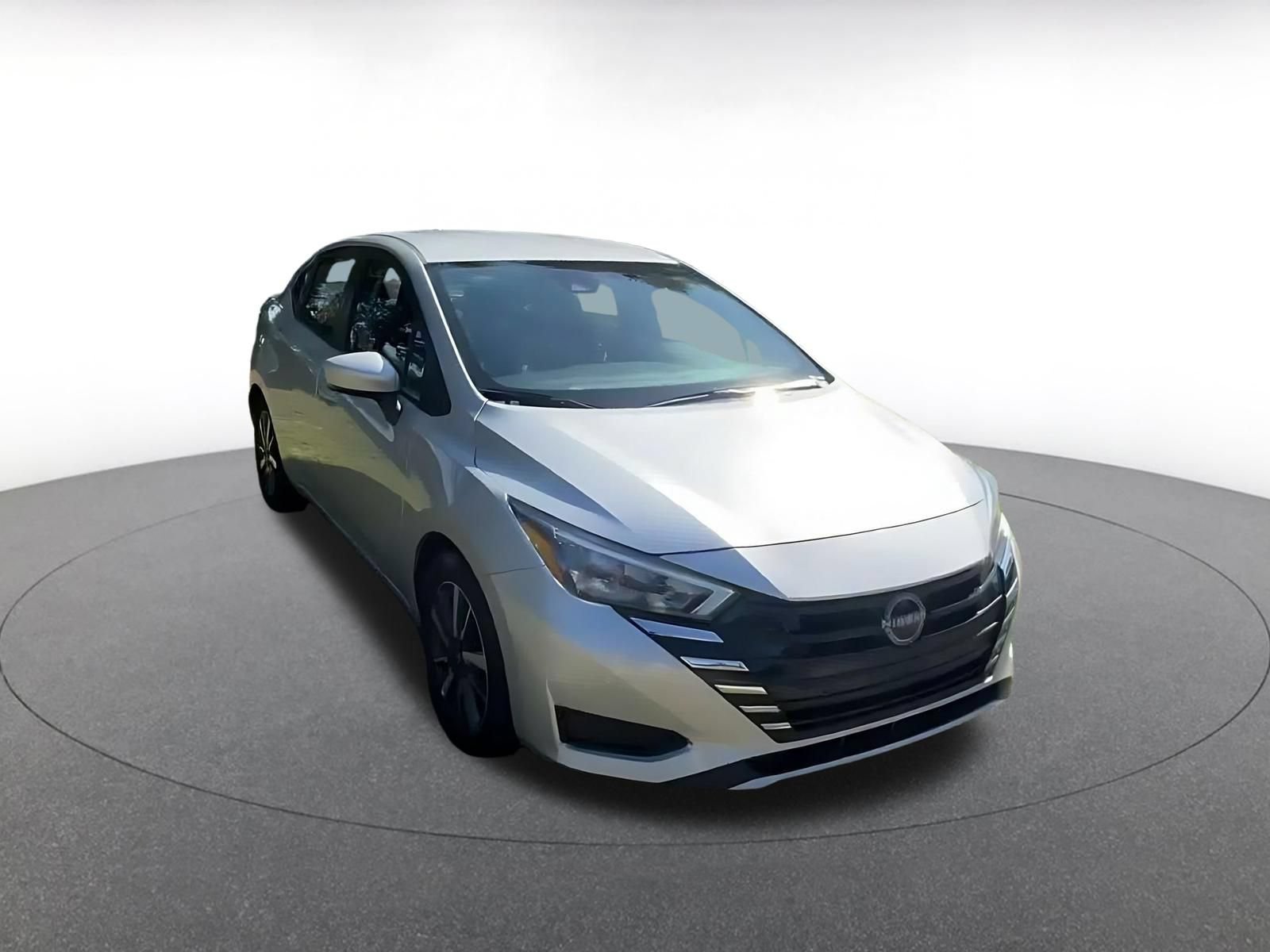 Used 2025 Nissan Versa SV FWD image 3