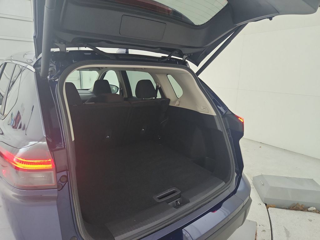 Used 2025 Nissan Rogue SV FWD image 34