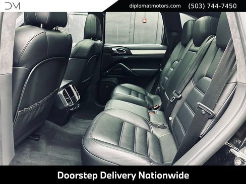 Used 2015 Porsche Cayenne Turbo AWD/4WD image 23