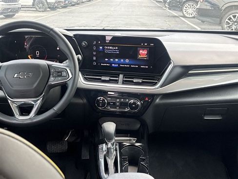 Used 2025 Chevrolet Trax ACTIV w/ Driver Confidence Package FWD image 19