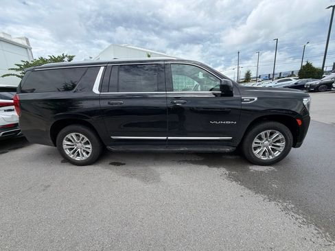 Used 2024 GMC Yukon XL SLT AWD/4WD image 7