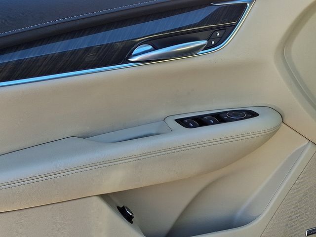 Used 2018 Cadillac XT5 AWD image 21