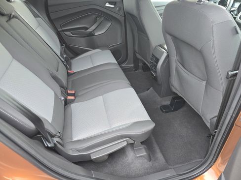 Used 2017 Ford Escape SE w/ Equipment Group 201A image 19