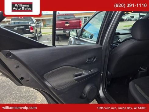 Used 2020 Nissan Kicks SV FWD image 12