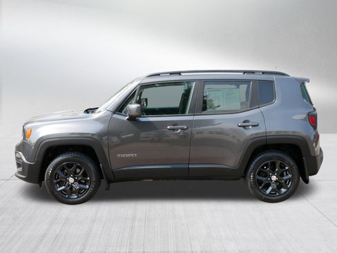 Used 2017 Jeep Renegade Latitude w/ Cold Weather Group AWD/4WD image 3