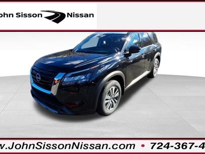 New 2025 Nissan Pathfinder SL w/ Lighting Package (N92)