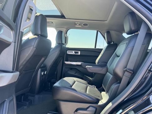 Used 2023 Ford Explorer XLT w/ Equipment Group 202A AWD/4WD image 10