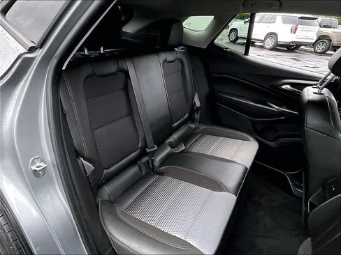 Used 2024 Chevrolet Trax LT w/ Driver Confidence Package FWD image 15