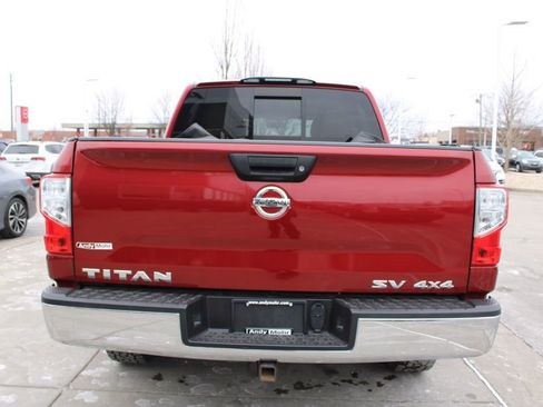 Used 2017 Nissan Titan SV image 8