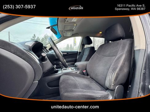 Used 2014 Nissan Pathfinder SV w/ Cargo Package image 7