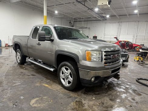 Used 2012 GMC Sierra 2500 SLE w/ HD SLE Premium Package image 3