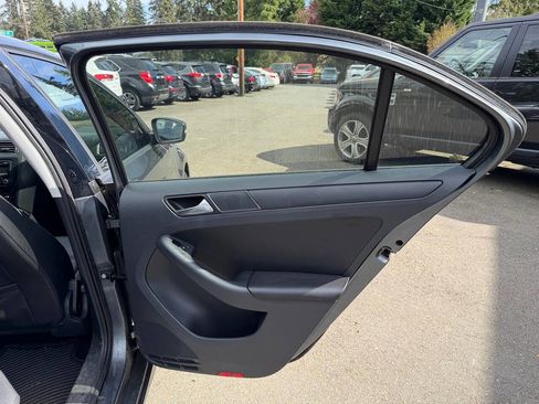Used 2012 Volkswagen Jetta SE image 24