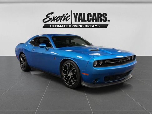 Used 2015 Dodge Challenger R/T Scat Pack w/ Leather Interior Group RWD image 7