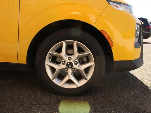 Used 2020 Kia Soul S FWD image 8