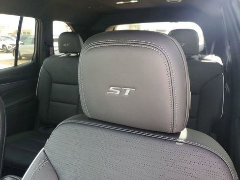 New 2026 Buick Enclave Sport Touring FWD image 13