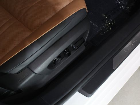 Used 2022 Lexus ES 300h Ultra Luxury w/ Accessory Package 2 FWD image 52