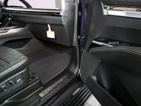 Certified 2026 Cadillac Escalade ESV Platinum Sport AWD/4WD image 19