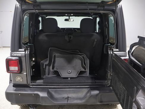 Certified 2022 Jeep Wrangler Sport AWD/4WD image 17