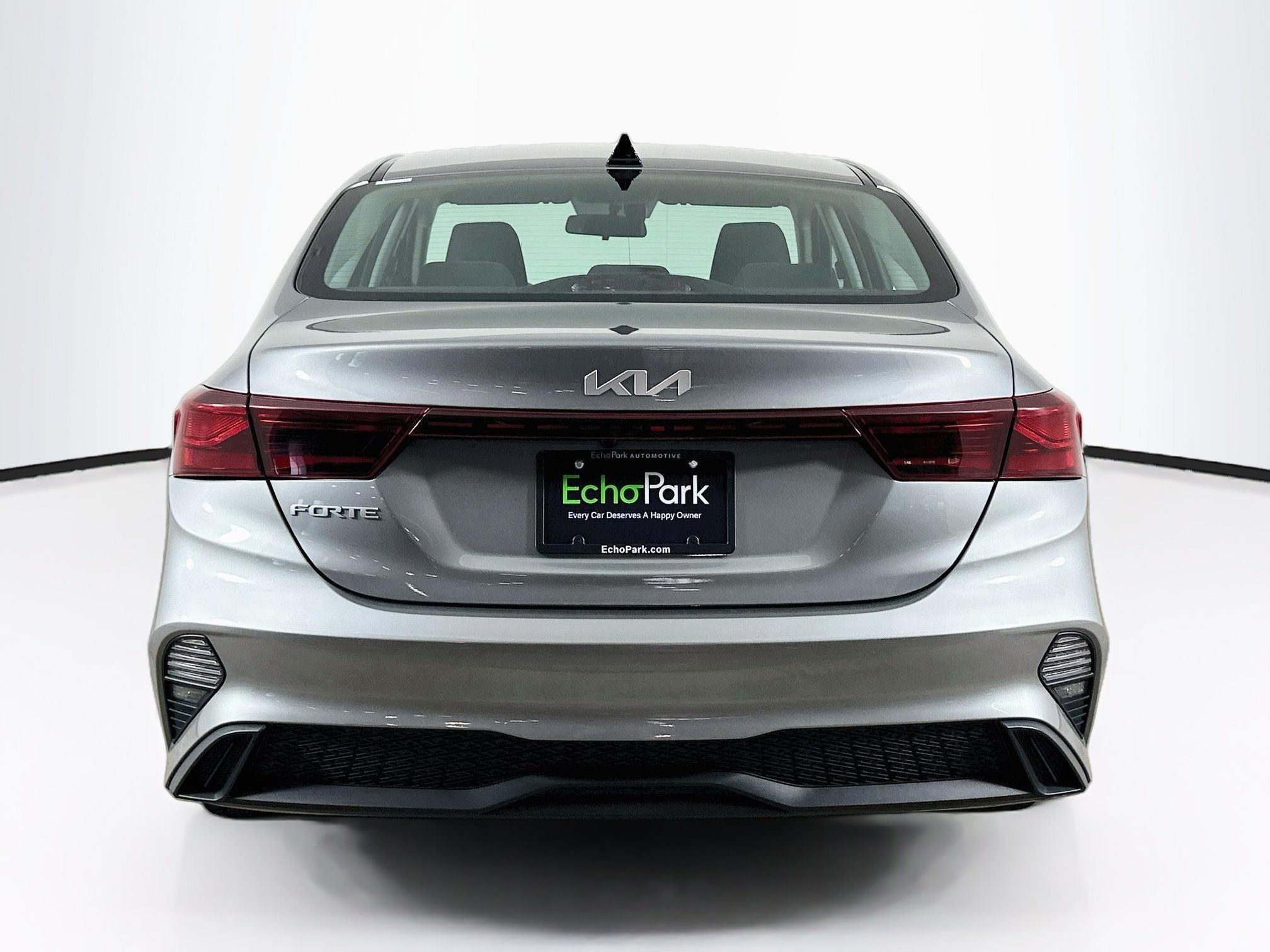 Used 2023 Kia Forte LXS w/ LXS Technology Package FWD image 7