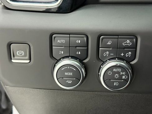 Used 2024 GMC Sierra 2500 Denali Ultimate w/ Max Trailering Package image 11