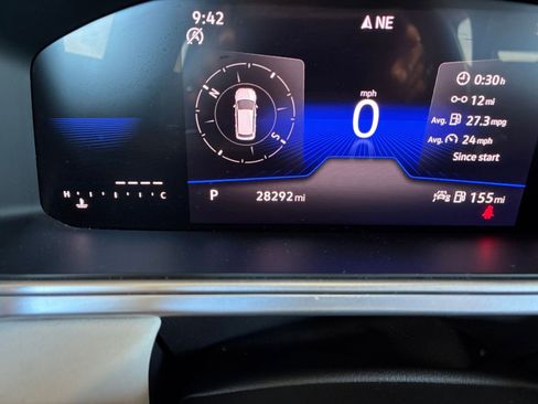 Used 2025 Volkswagen Taos SE image 41