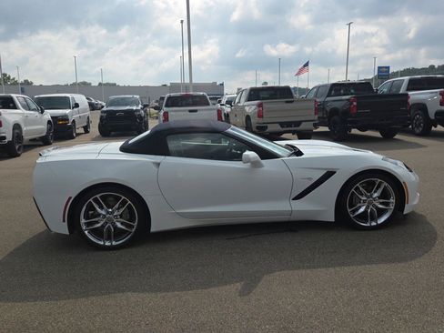 Used 2018 Chevrolet Corvette Stingray Convertible w/ 2LT Preferred Equipment Group RWD image 7