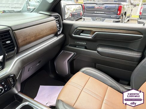Used 2024 Chevrolet Silverado 1500 High Country w/ Technology Package AWD/4WD image 26