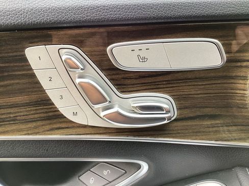Used 2019 Mercedes-Benz C 300 4MATIC Sedan image 18