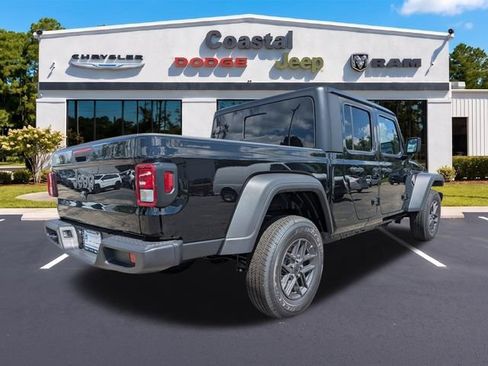 New 2025 Jeep Gladiator Sport AWD/4WD image 4