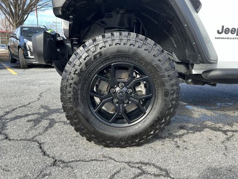 Used 2024 Jeep Wrangler Willys image 12