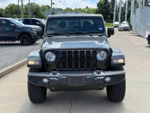 Used 2021 Jeep Gladiator Sport AWD/4WD image 3