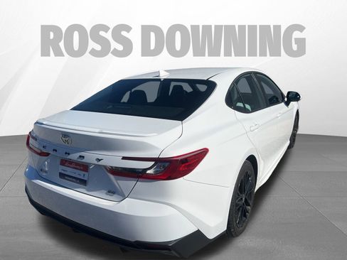 Used 2025 Toyota Camry SE image 4