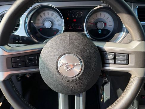 Used 2011 Ford Mustang GT Premium w/ Comfort Pkg RWD image 8