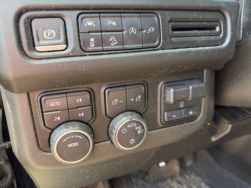 Used 2022 Chevrolet Tahoe Z71 w/ Max Trailering Package AWD/4WD image 21