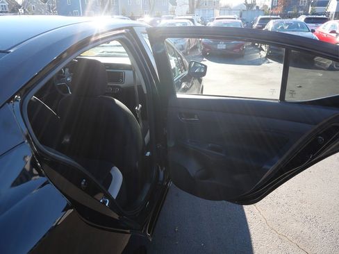 Used 2021 Nissan Versa SV image 29