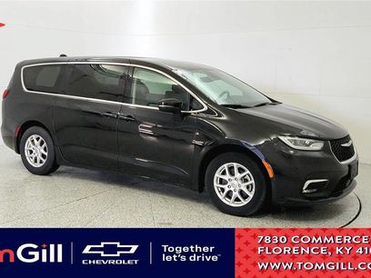 Used 2023 Chrysler Pacifica Touring-L