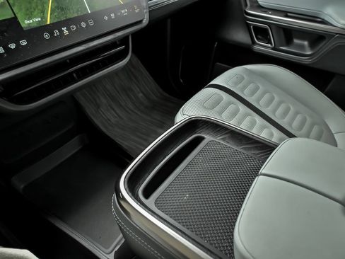 Used 2023 Rivian R1S Adventure AWD/4WD image 27