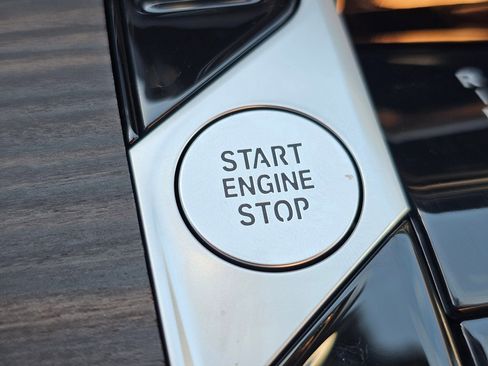 New 2026 BMW X5 xDrive40i w/ M Sport Package image 21