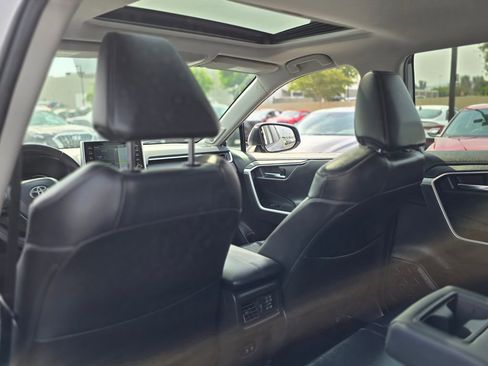 Used 2020 Toyota RAV4 Limited w/ Carpet Mat Package AWD/4WD image 19