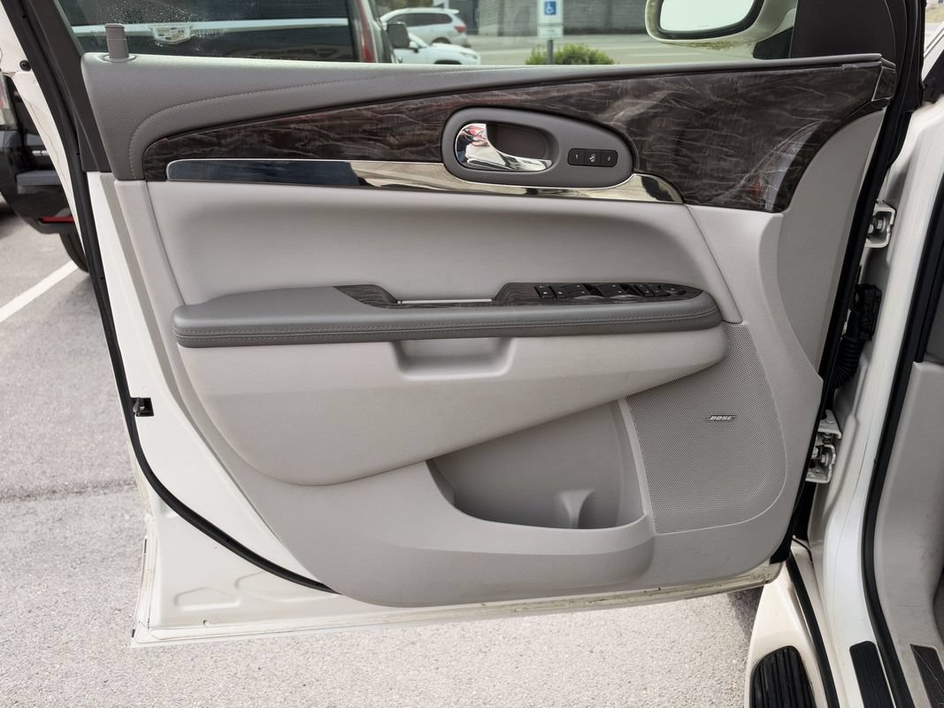 Used 2014 Buick Enclave Premium AWD/4WD image 27