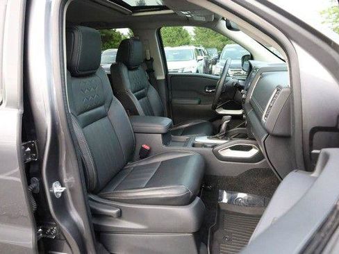 Used 2022 Nissan Frontier SV w/ SV Premium Package AWD/4WD image 25