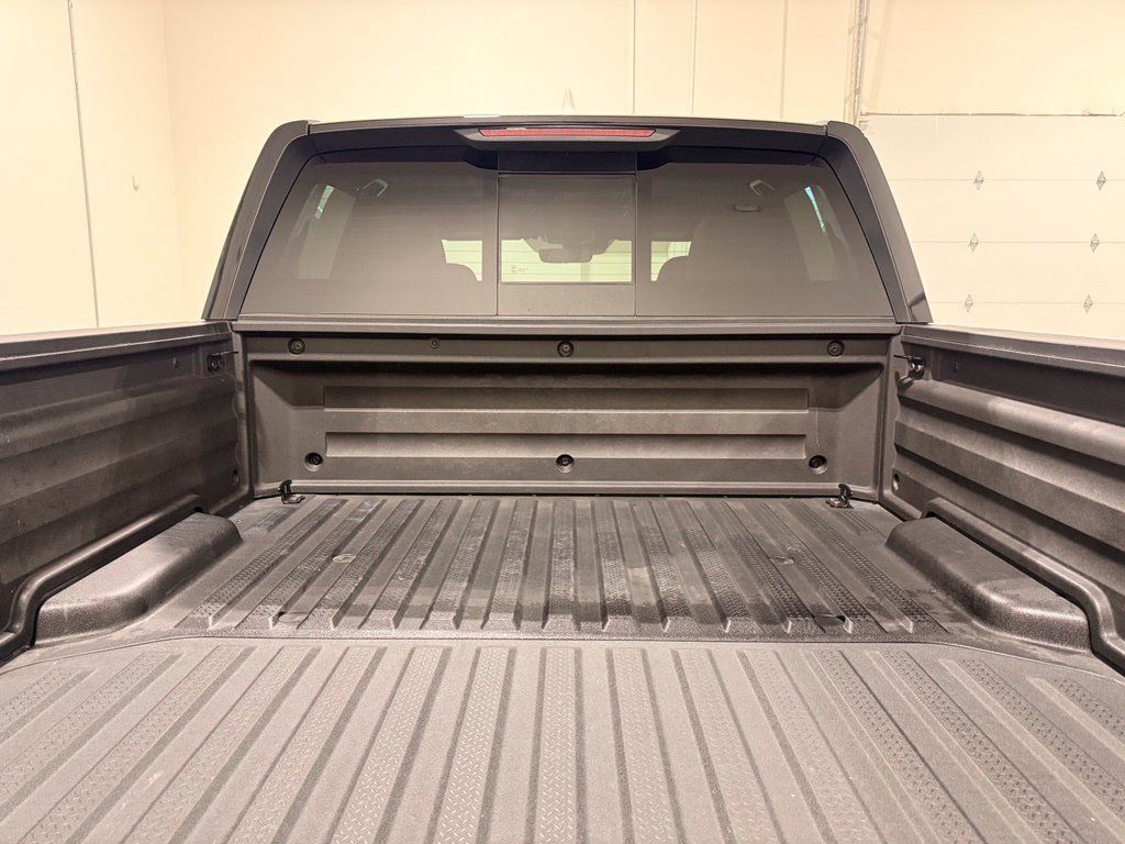 Used 2025 Honda Ridgeline Black Edition image 10