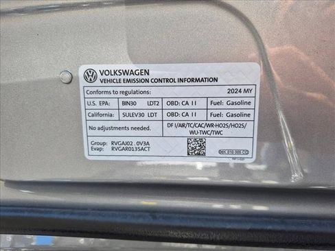 Used 2024 Volkswagen Tiguan SE AWD/4WD image 23