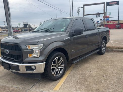 Used 2017 Ford F150 XLT image 3