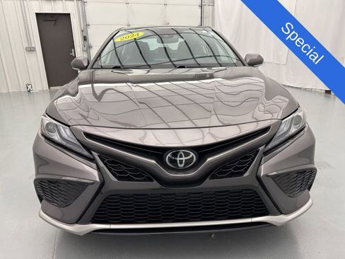 Used 2024 Toyota Camry XSE FWD image 2