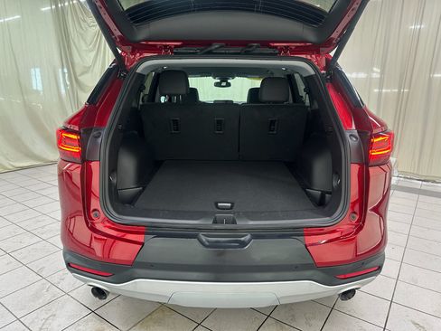 Used 2025 Chevrolet Blazer LT FWD image 8