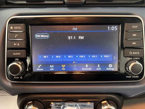 Used 2025 Nissan Versa SV FWD image 39