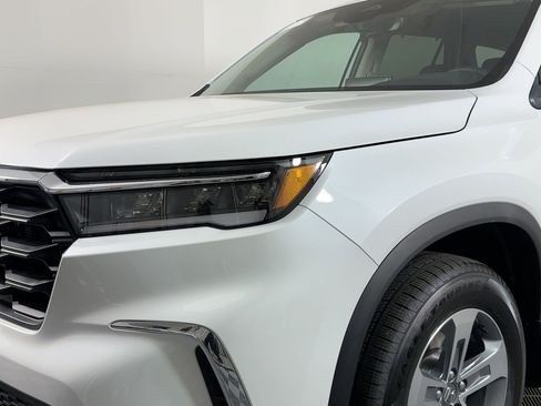 New 2025 Honda Pilot EX-L image 11